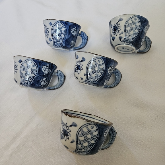Vintage set of 5 Japanese tea cups with fish motif and fish shaped handles - Picture 1 of 7